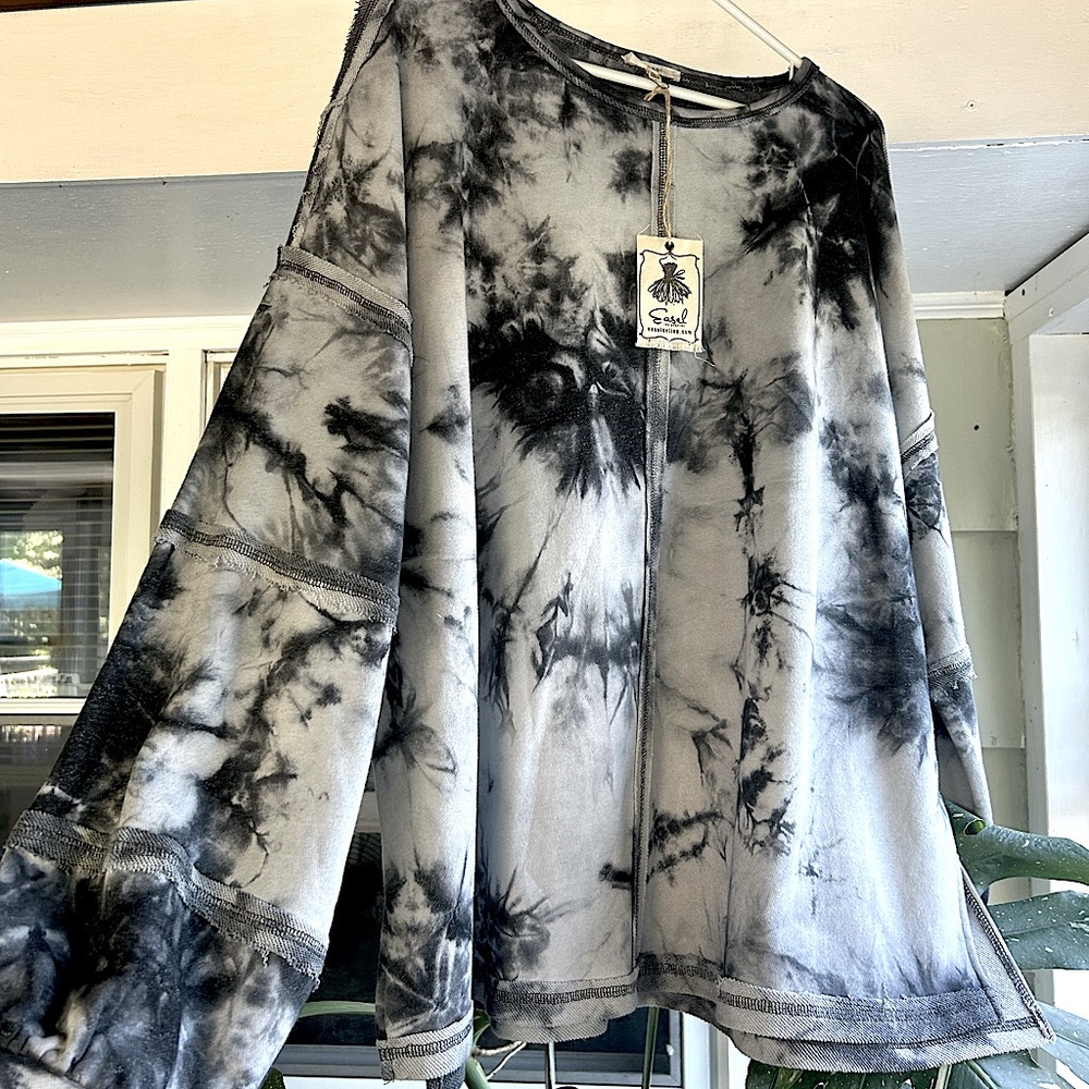NWT Easel of Los Angeles Black Gray Tie Dye Terry Knit Top M